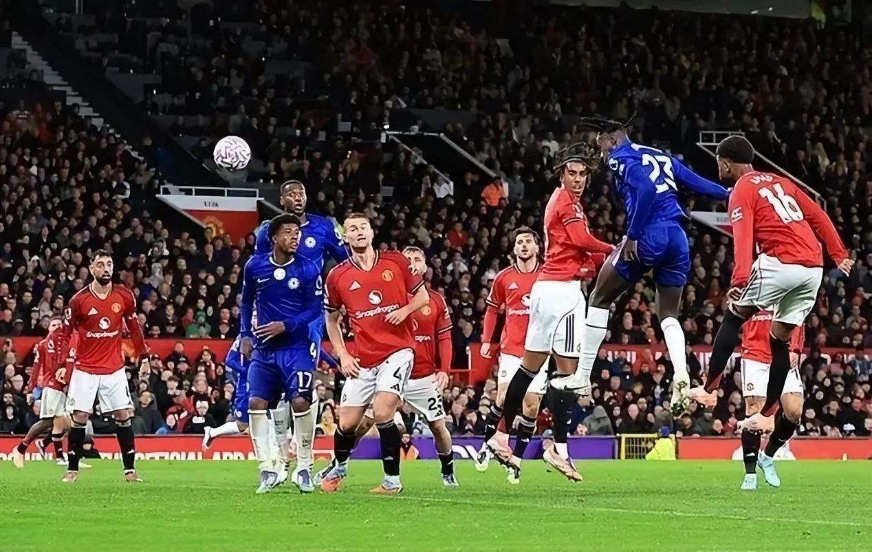 费尔南德斯, 肖的三中卫